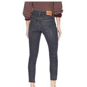 Levi's Wedgie Fit Jeans -- Size 27/4 NWOT